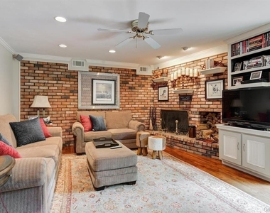 174 Lodge Avenue - Photo Thumbnail 3