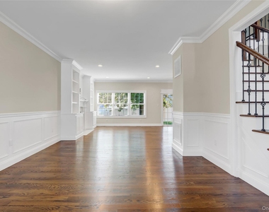 11 Lillian Lane - Photo Thumbnail 2