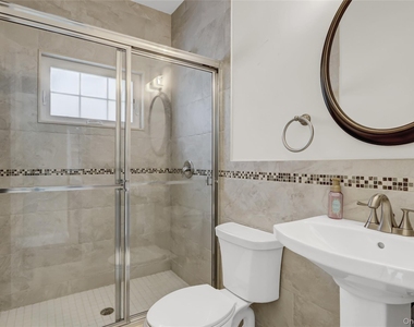 11 Lillian Lane - Photo Thumbnail 12