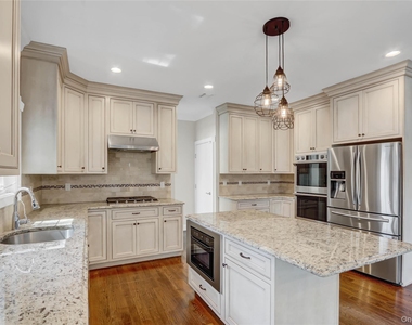 11 Lillian Lane - Photo Thumbnail 6