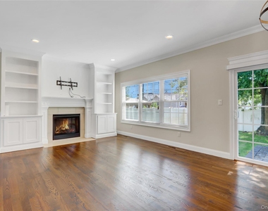 11 Lillian Lane - Photo Thumbnail 8