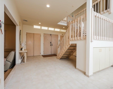 40 Cayuga Avenue - Photo Thumbnail 3