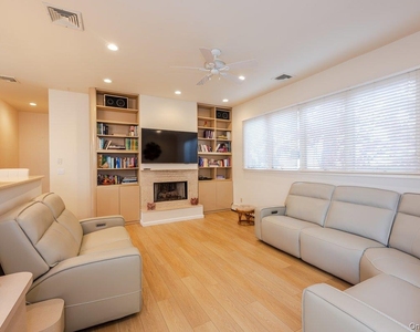 40 Cayuga Avenue - Photo Thumbnail 9