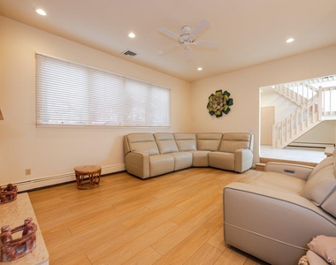 40 Cayuga Avenue - Photo Thumbnail 10