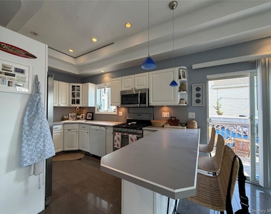 60 Trenton Avenue - Photo Thumbnail 3