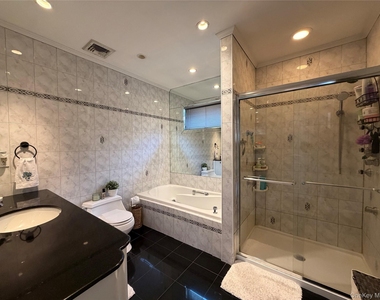 60 Trenton Avenue - Photo Thumbnail 4