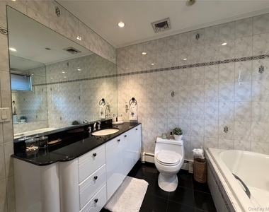 60 Trenton Avenue - Photo Thumbnail 5