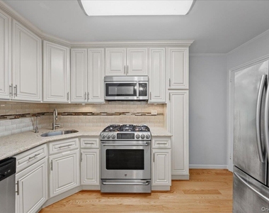 16365 23rd Avenue - Photo Thumbnail 5