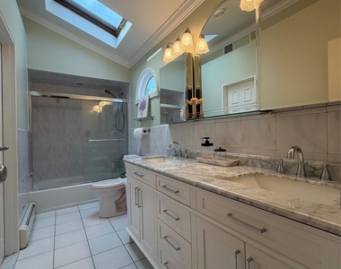 24 Arlington Avenue - Photo Thumbnail 2