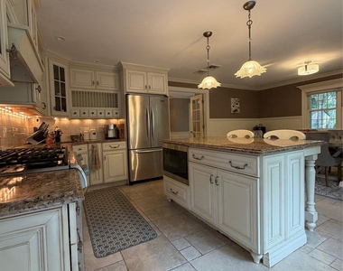 24 Arlington Avenue - Photo Thumbnail 12