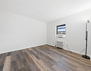 240 Halstead Avenue - Photo Thumbnail 4