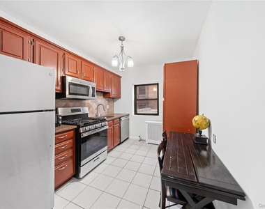 240 Halstead Avenue - Photo Thumbnail 6