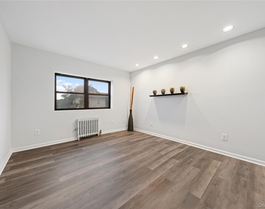 240 Halstead Avenue - Photo Thumbnail 2