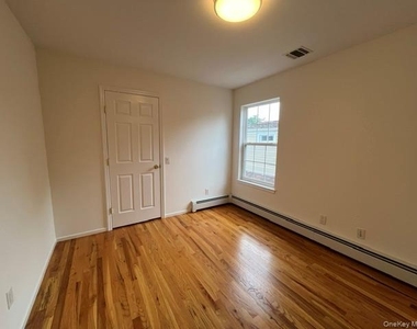20 Edgewood Road - Photo Thumbnail 10