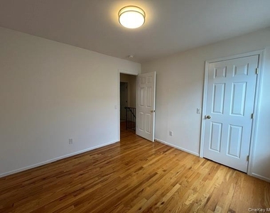 20 Edgewood Road - Photo Thumbnail 9