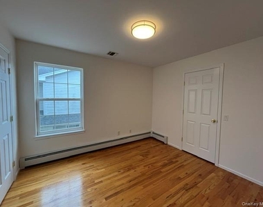 20 Edgewood Road - Photo Thumbnail 8