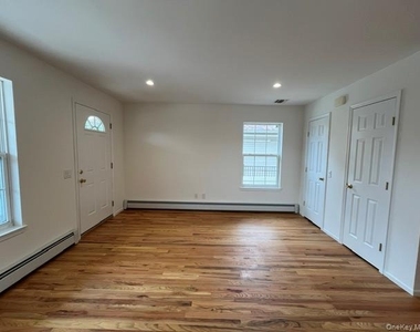 20 Edgewood Road - Photo Thumbnail 2