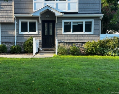 10 Evelyn Drive - Photo Thumbnail 2