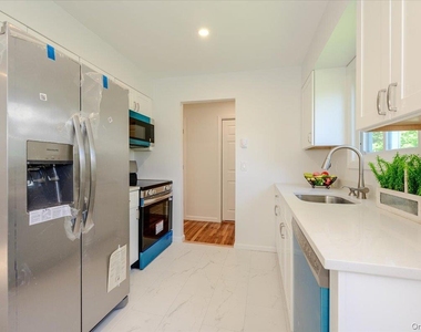 43 Evert Street - Photo Thumbnail 9