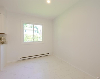 43 Evert Street - Photo Thumbnail 11