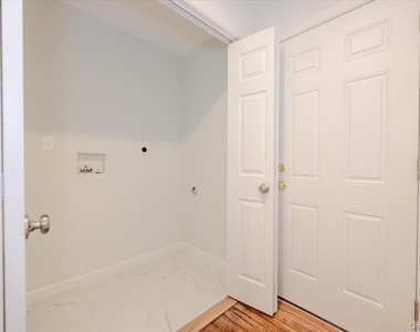 43 Evert Street - Photo Thumbnail 14