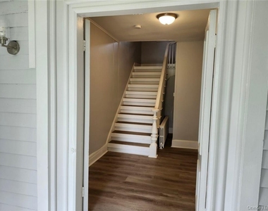 165 S Cross Road - Photo Thumbnail 4