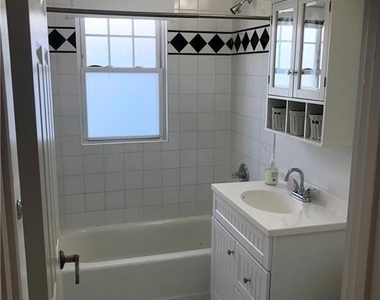 23 Merritt Avenue - Photo Thumbnail 6