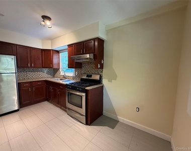 422 E Chester Street E - Photo Thumbnail 6