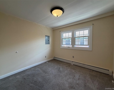 422 E Chester Street E - Photo Thumbnail 15