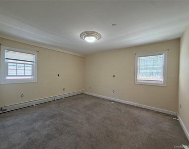 422 E Chester Street E - Photo Thumbnail 12