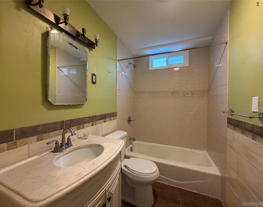 422 E Chester Street E - Photo Thumbnail 13