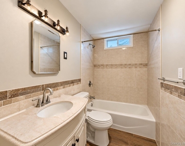 422 E Chester Street E - Photo Thumbnail 7