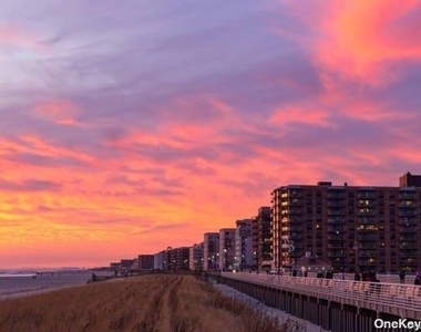422 E Chester Street E - Photo Thumbnail 11