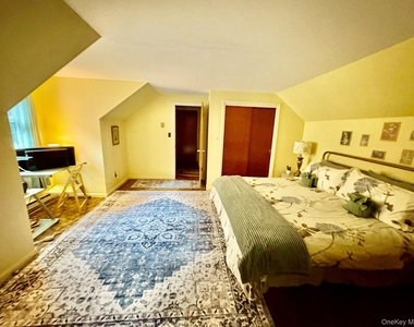 1360 Gulf Road - Photo Thumbnail 7
