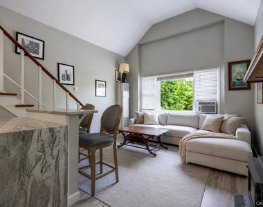 109 West Park Avenue - Photo Thumbnail 5