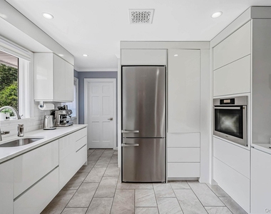 47 Whitebrook Drive - Photo Thumbnail 5
