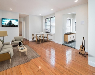 7 Bond Street - Photo Thumbnail 4