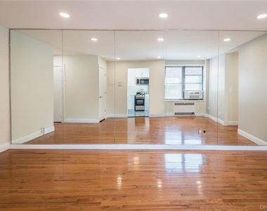 7 Bond Street - Photo Thumbnail 8