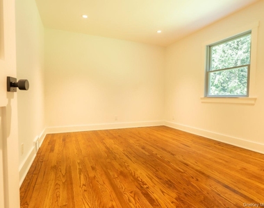23 Salem Road - Photo Thumbnail 7