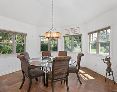 12 Glenridge Lane - Photo Thumbnail 13