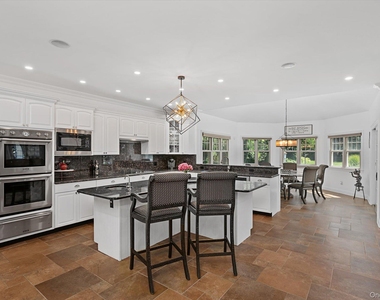 12 Glenridge Lane - Photo Thumbnail 10