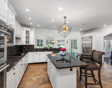 12 Glenridge Lane - Photo Thumbnail 11