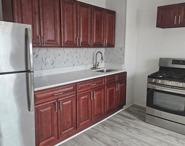 286 Yale Street - Photo Thumbnail 3