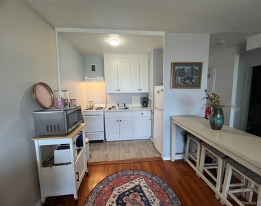 52 Yonkers Terrace - Photo Thumbnail 3