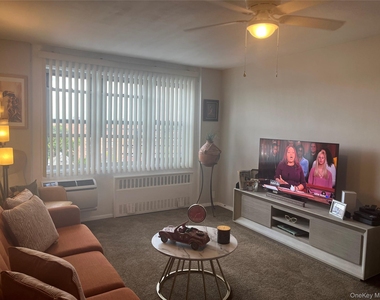 52 Yonkers Terrace - Photo Thumbnail 5