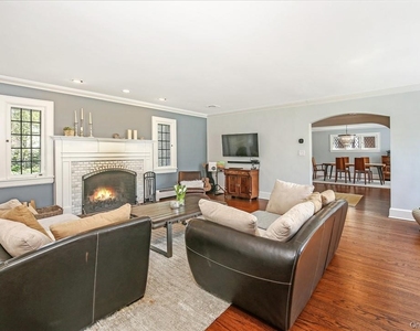26 Earlwoode Drive - Photo Thumbnail 4