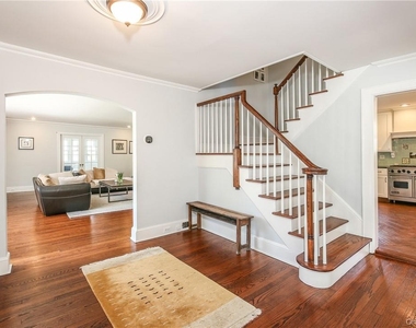 26 Earlwoode Drive - Photo Thumbnail 3