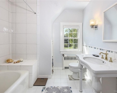 26 Earlwoode Drive - Photo Thumbnail 11