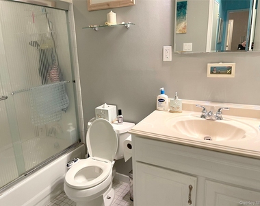 750 Shore Road - Photo Thumbnail 13