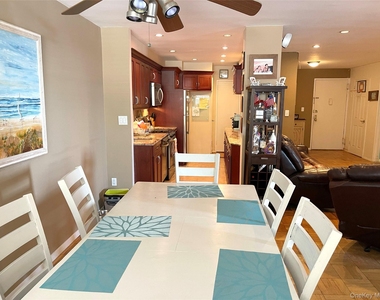 750 Shore Road - Photo Thumbnail 4